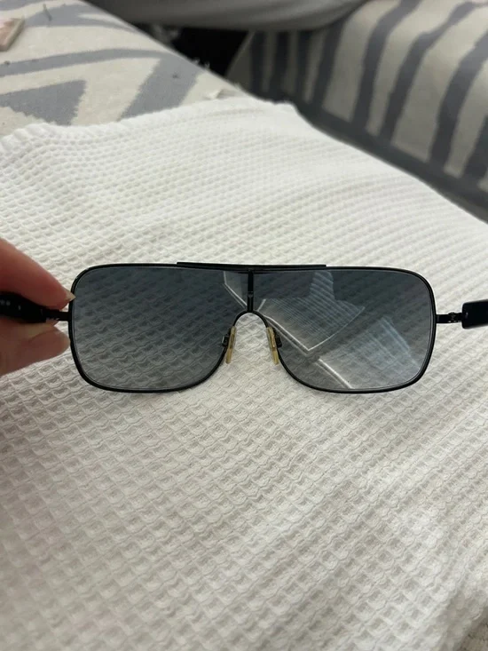 Burberry Shield Sunglasses Y2K Semi Rim Black Grey Lens Minimalist w Case - Picture 6 of 10